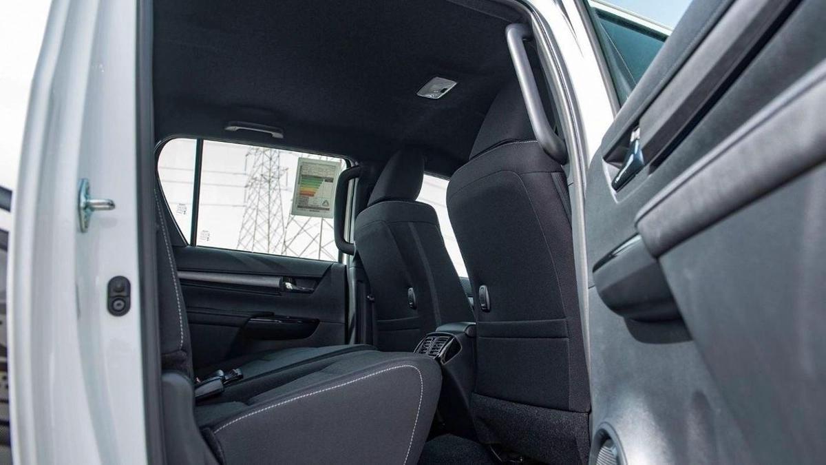 Toyota Hilux HILUX ADVENTURE 4.0L PETROL FOLL OPTION-15-15