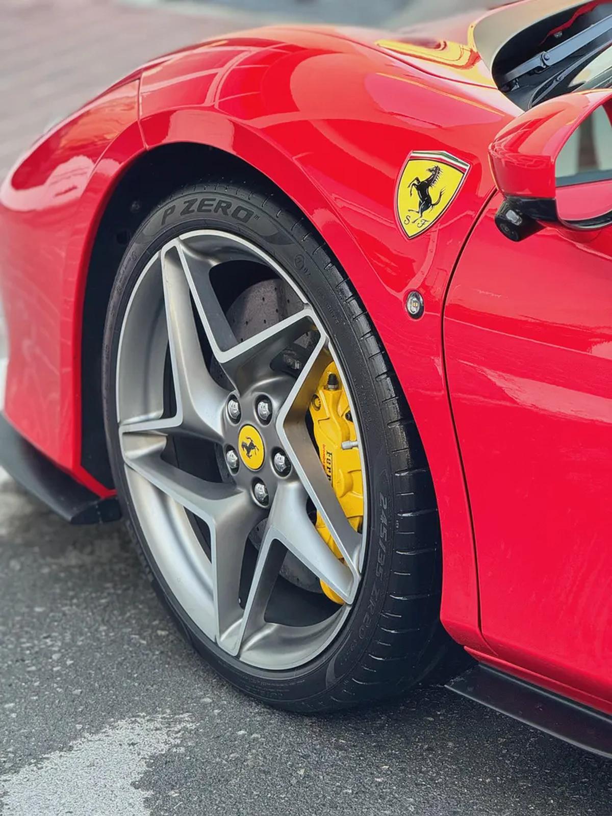 Ferrari F8 TRIBUTO 2022 low mileage full carbon full service history-9-9