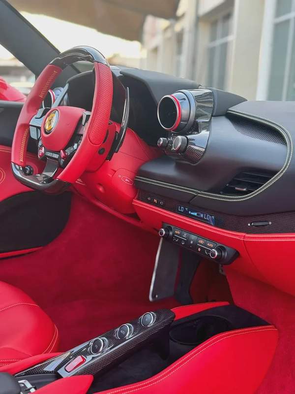 Ferrari F8 TRIBUTO 2022 low mileage full carbon full service history