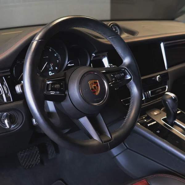 AED 4,407 pm • 0% Downpayment • Porsche Macan Chrono Package • 1 Year Warranty