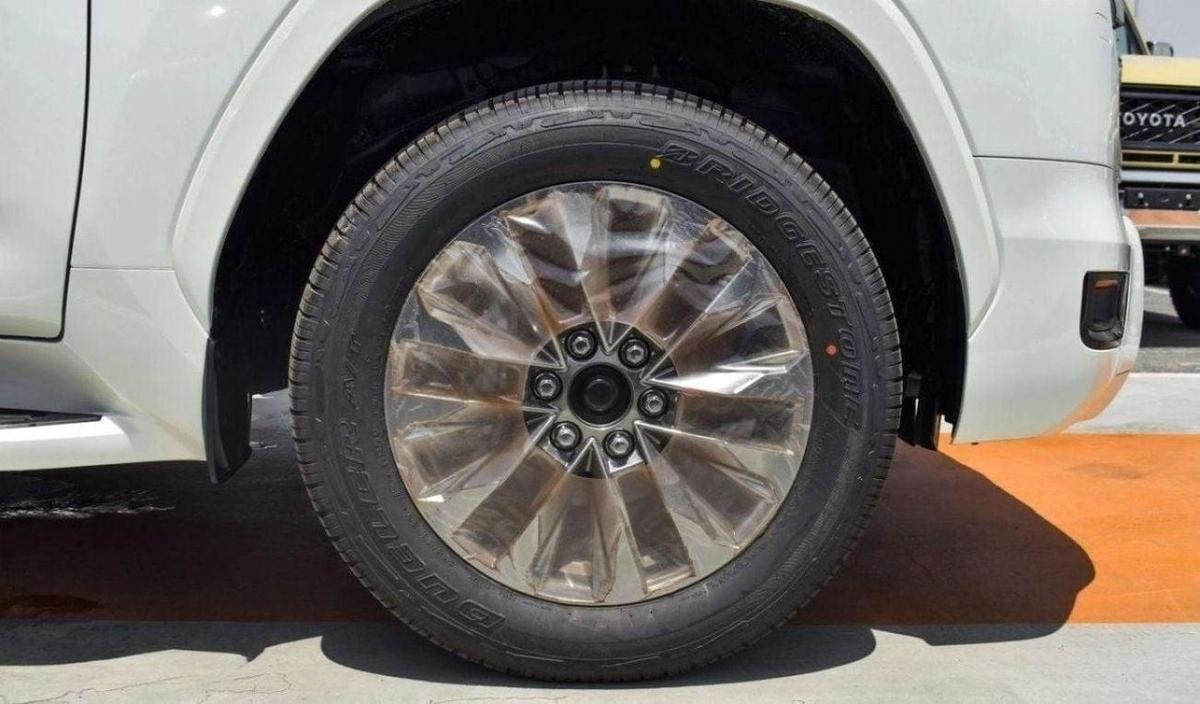 Toyota Land Cruiser Toyota Land Cruiser GXR 4.0L Petrol V6 2025-5-5