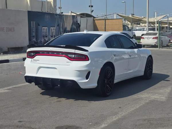 دودج تشارجر 2017 مواصفات امريكية 6 سلندر بحالة جيدة