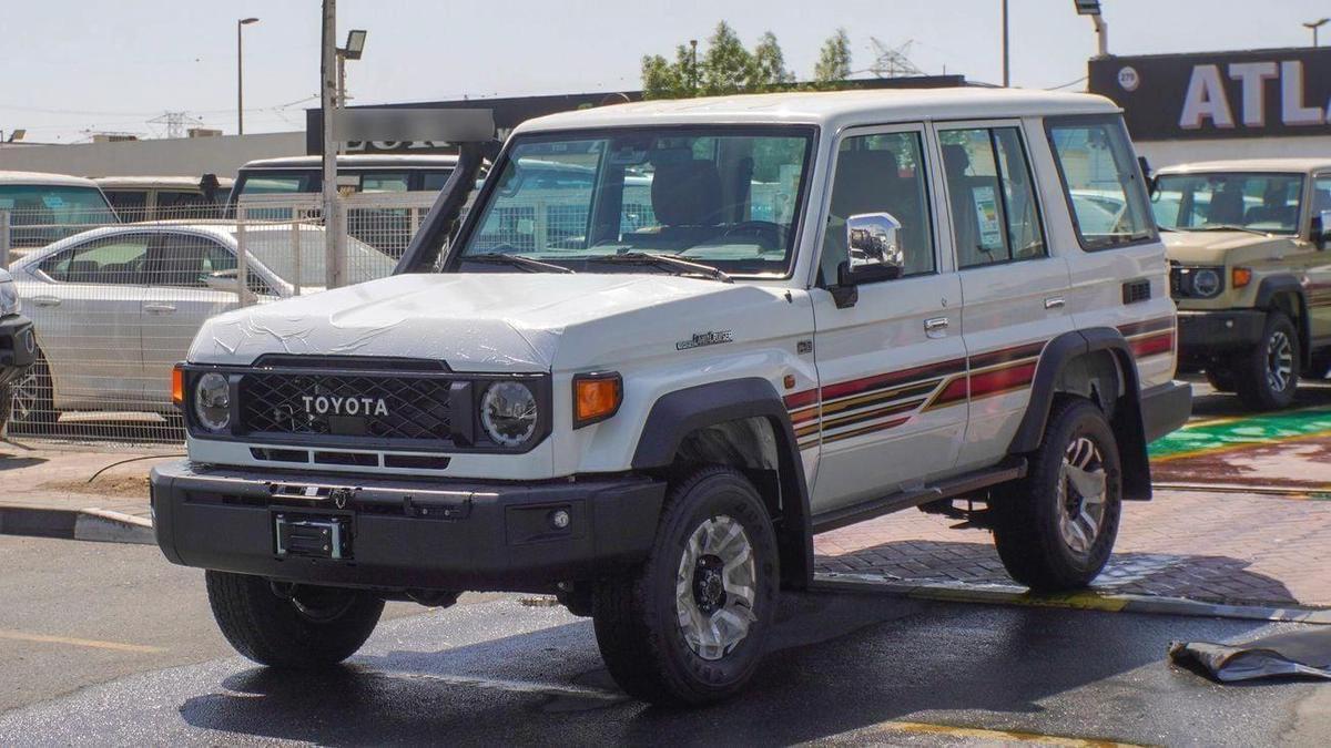 Toyota Land Cruiser 70 2.8L DIESEL Oman Specs-2-2