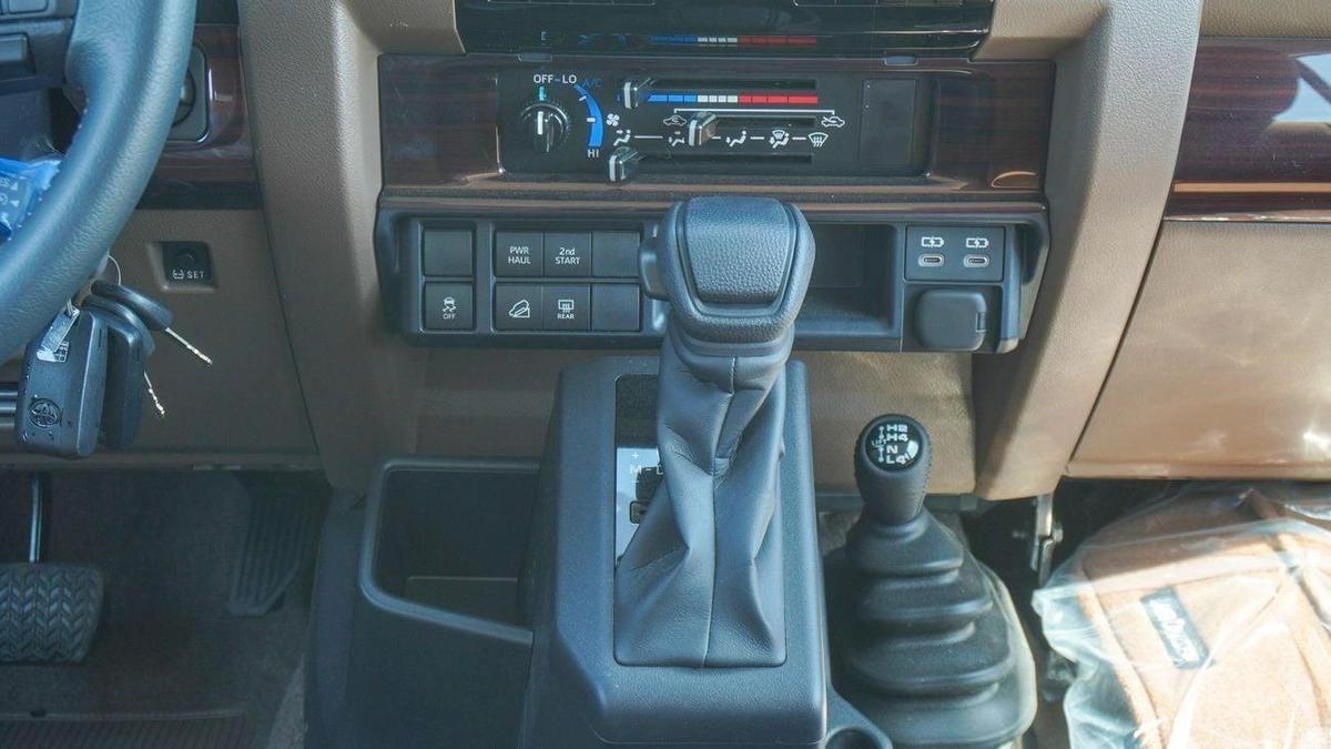 Toyota Land Cruiser 70 2.8L DIESEL Oman Specs-7-7