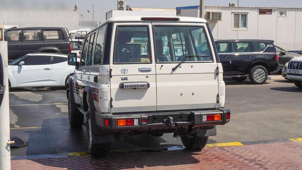 Toyota Land Cruiser 70 2.8L DIESEL Oman Specs-16-16