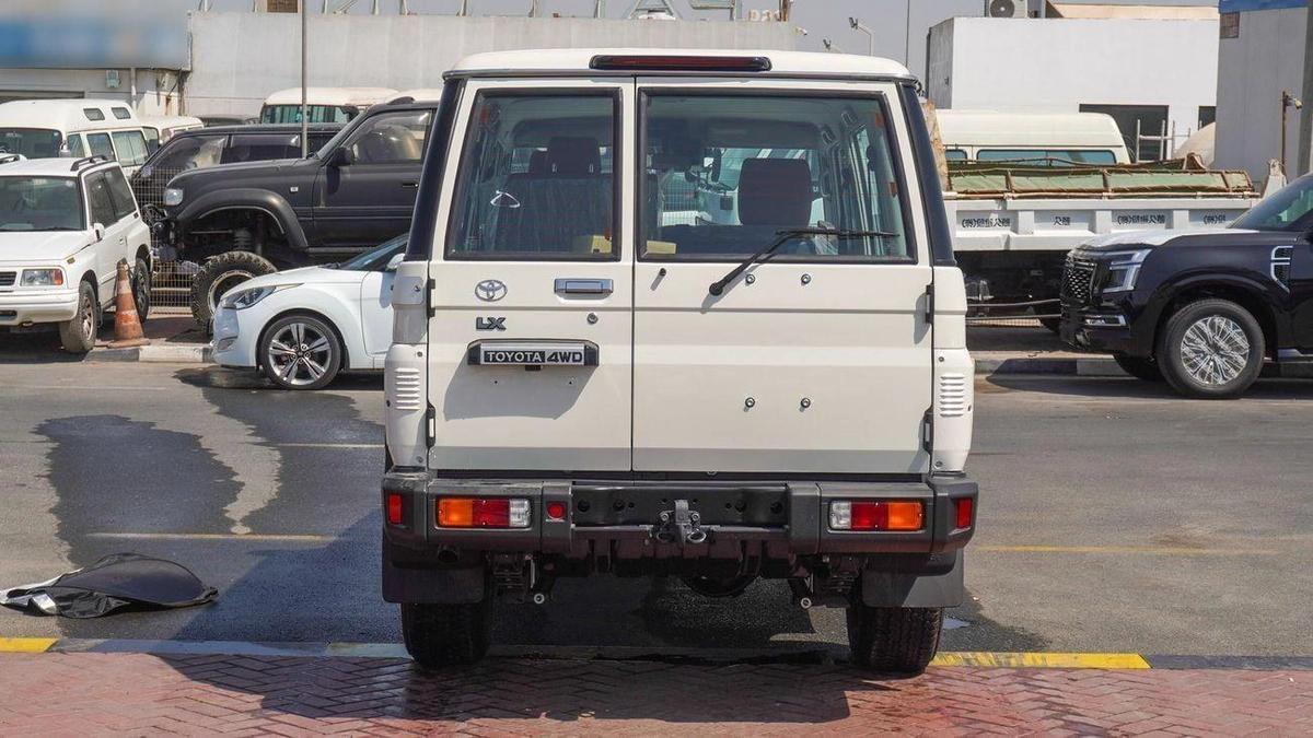 Toyota Land Cruiser 70 2.8L DIESEL Oman Specs-17-17