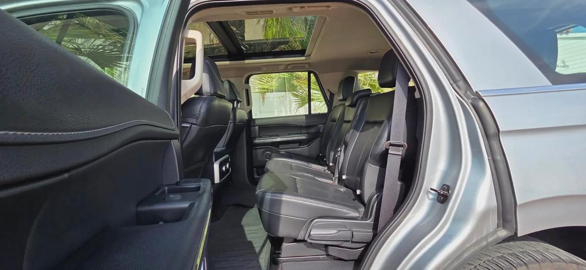 2022 Ford Expedition XLT -Excellent Condition-Under Warranty/Service Contract-Bank Finance Available-10-10