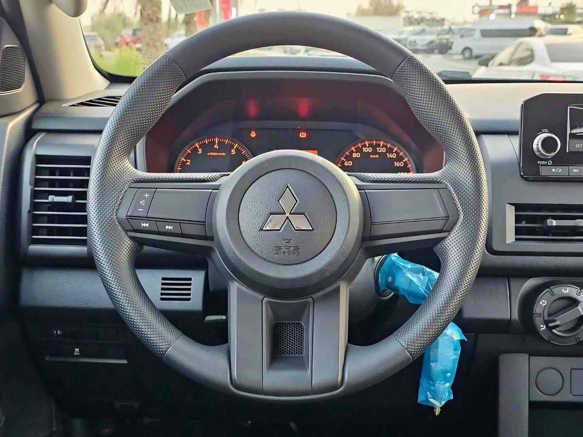 Mitsubishi L200 GLX 2.4L PETROL / MT / HIGH OPTION / CODE# L2DDMB-10-10