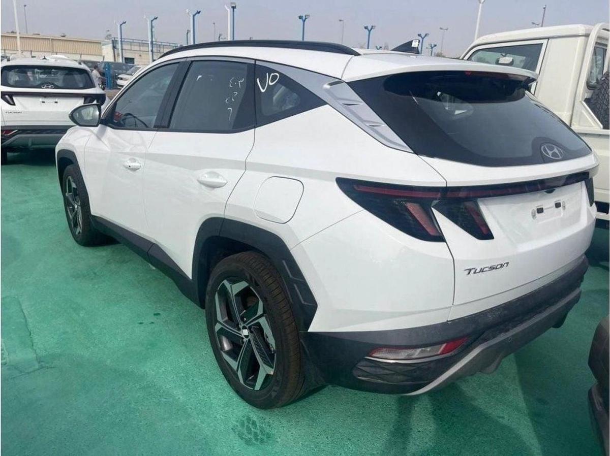 Hyundai Tucson 2.0 WITH BUSH STRAT .19 ALLOW WHEELS .SCREEN. CAMERA. DIGITAL KM .ELECTRIC BAG-2-2