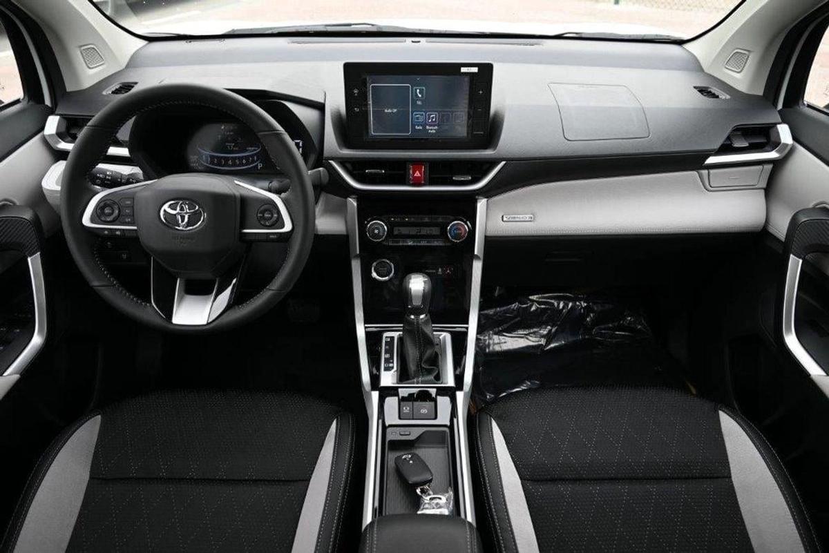 Toyota Veloz full option 1.5L-5-5