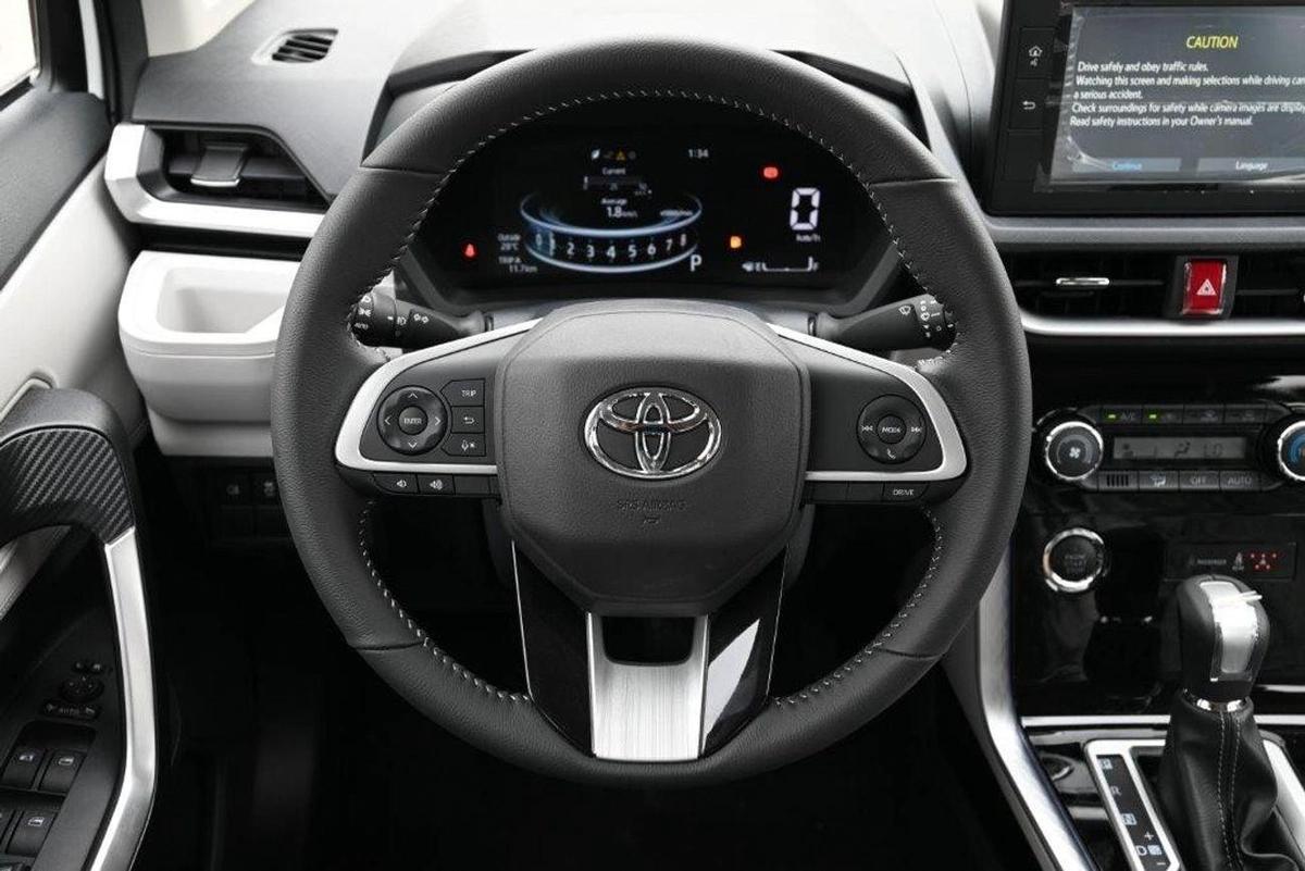 Toyota Veloz full option 1.5L-6-6