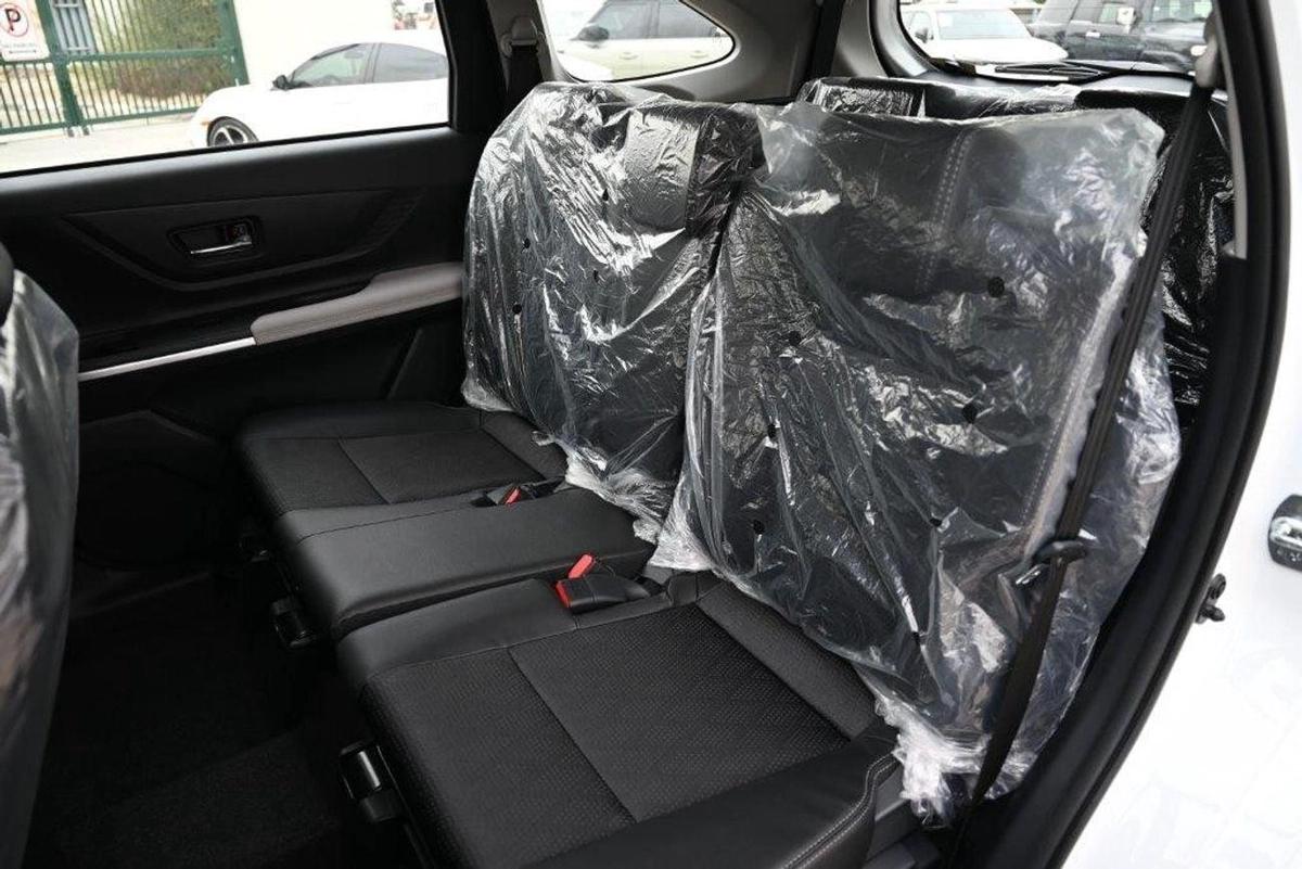 Toyota Veloz full option 1.5L-10-10