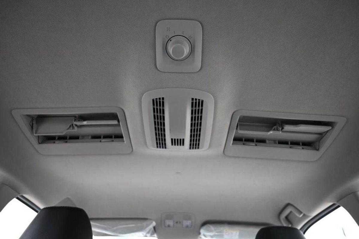 Toyota Veloz full option 1.5L-13-13
