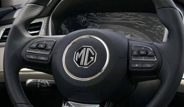 MG RX5 Brand New MG RX5 Plus Deluxe FOR EXPORT A/T | Petrol | Black/Beige | N-RX5-DEL-1.5-25|