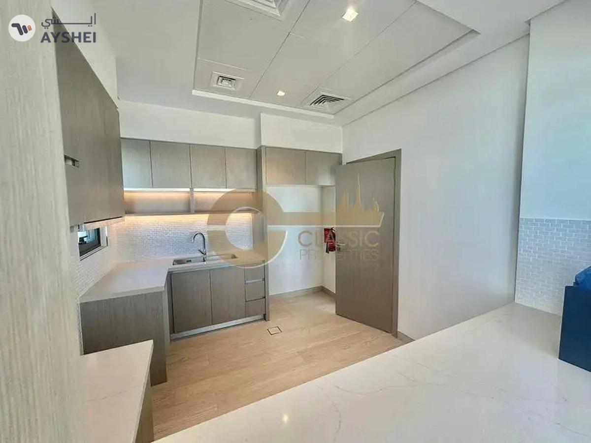 Luxurious Townhouse |Corner Unit| Vastu Compliant-12-12