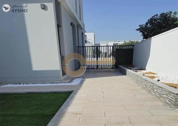 Luxurious Townhouse |Corner Unit| Vastu Compliant