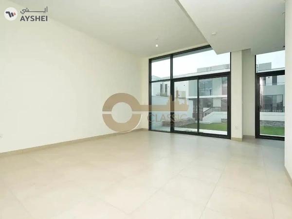 Luxurious Townhouse |Corner Unit| Vastu Compliant