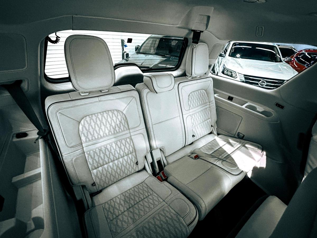 Massive Price Drop!!! // AED 2,700 // 20%DP // 2022 Lincoln Navigator-5-5