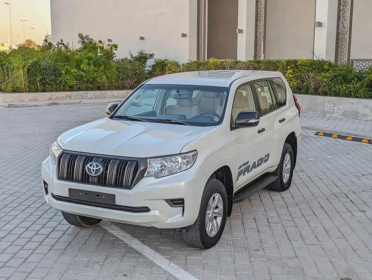 2023 TOYOTA PRADO GCC V4 2.7L ORIGINAL PAINT ACCIDENT FREE IN EXCELLENT CONDITION-1-1