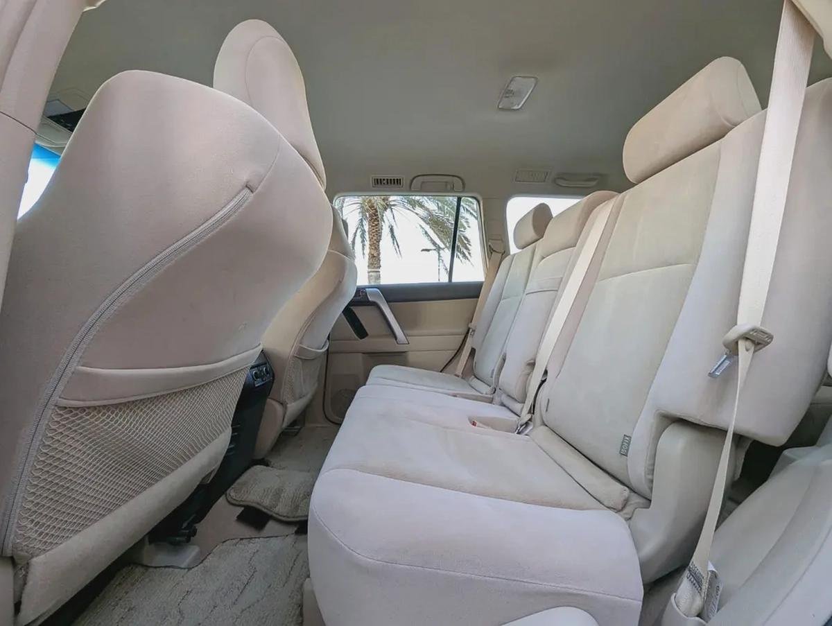 2023 TOYOTA PRADO GCC V4 2.7L ORIGINAL PAINT ACCIDENT FREE IN EXCELLENT CONDITION-4-4