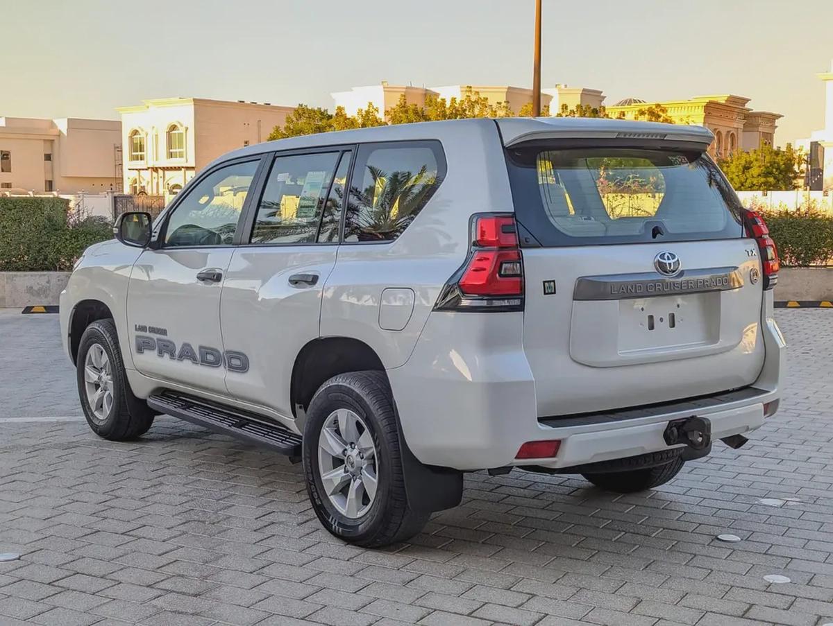 2023 TOYOTA PRADO GCC V4 2.7L ORIGINAL PAINT ACCIDENT FREE IN EXCELLENT CONDITION-12-12