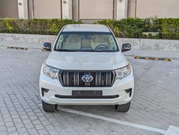 2023 TOYOTA PRADO GCC V4 2.7L ORIGINAL PAINT ACCIDENT FREE IN EXCELLENT CONDITION