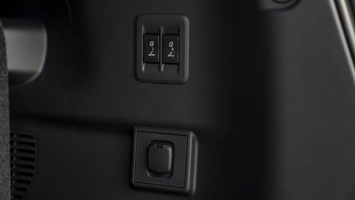 Toyota Prado Toyota Prado 2.4L Turbo Petrol Luxury A/T-10-10