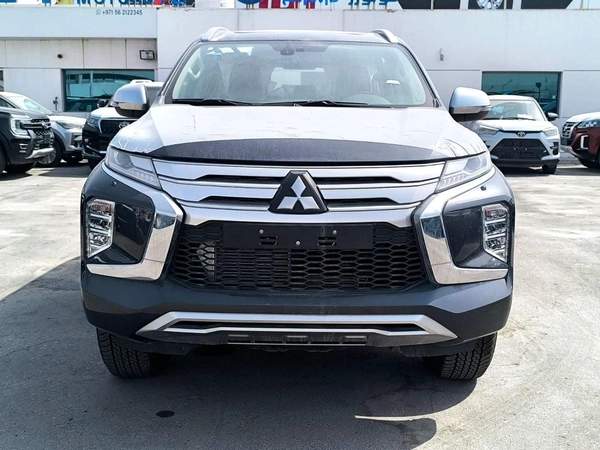 Mitsubishi Pajero Sport MID OPTION DIESEL