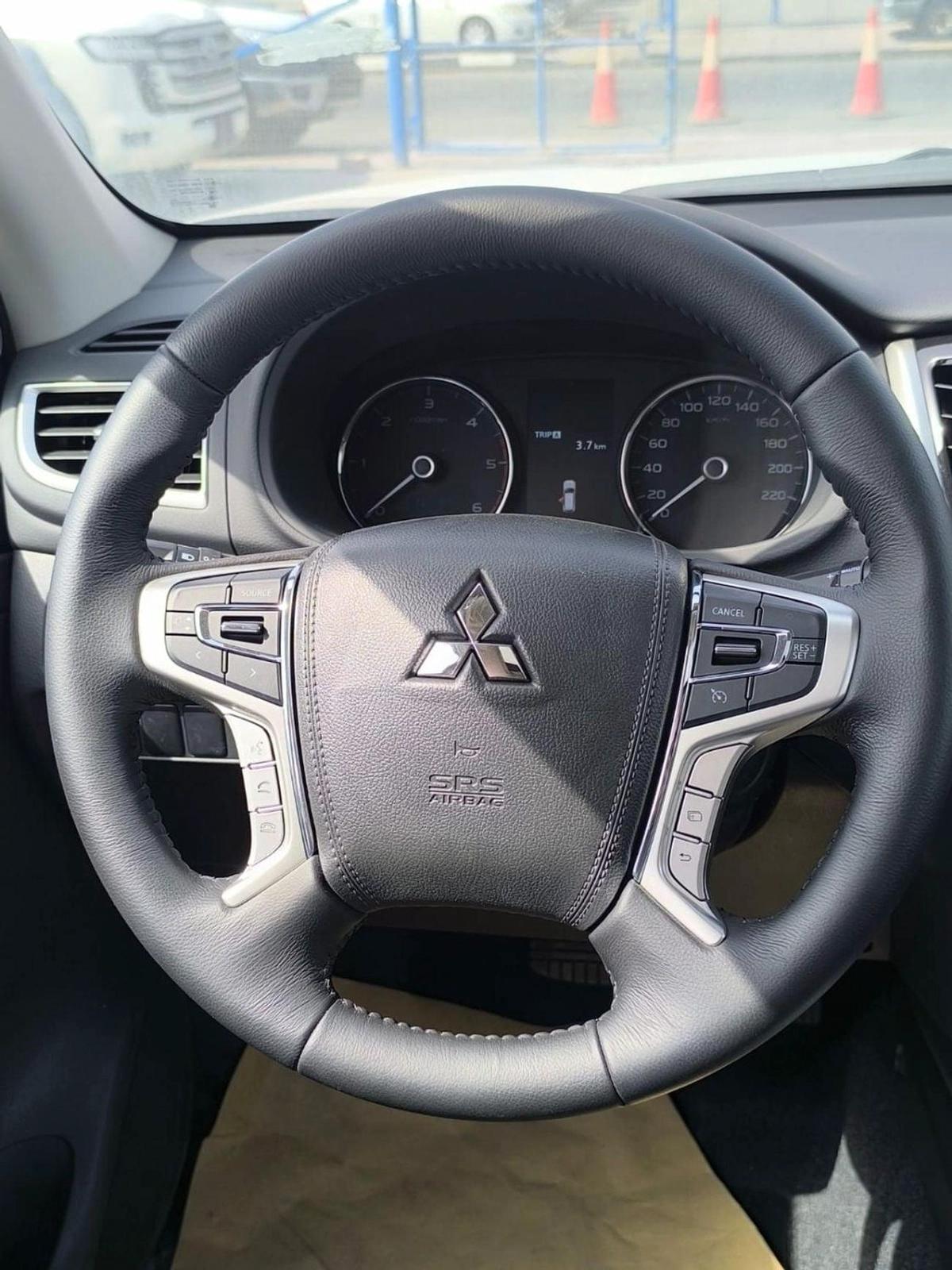 Mitsubishi Pajero Sport MID OPTION DIESEL-5-5