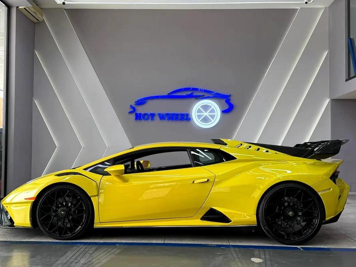 2023 - Lamborghini Huracan STO with warranty-8-8