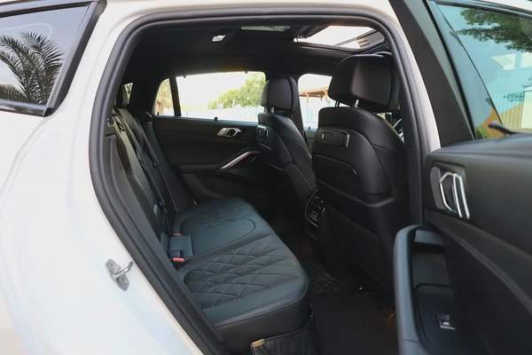 BMW X6-XDrive40i-2024-47000KM-GCC SPECS-UNDER WARRANTY SERVICE- EXCELLENT CONDITION