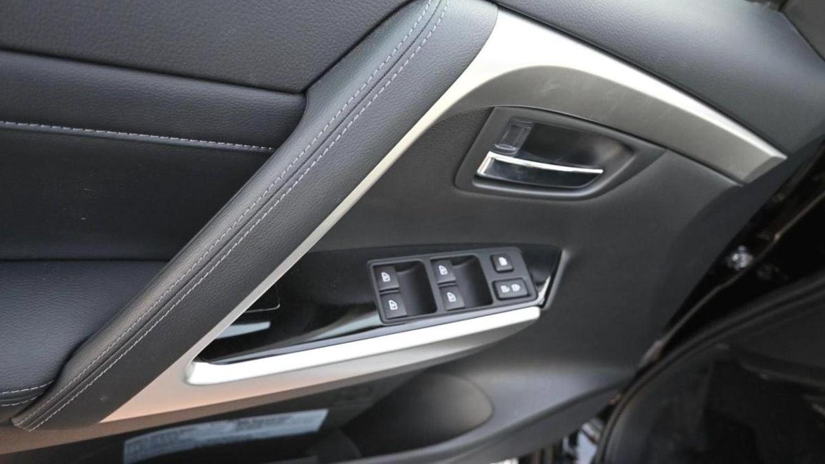 Mitsubishi Pajero Sport Pajero sport 2.4 deisel automatic-1-1
