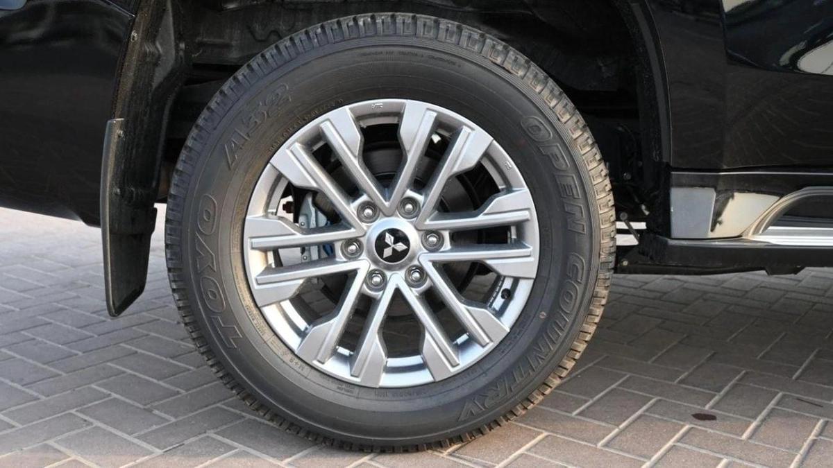 Mitsubishi Pajero Sport Pajero sport 2.4 deisel automatic-6-6