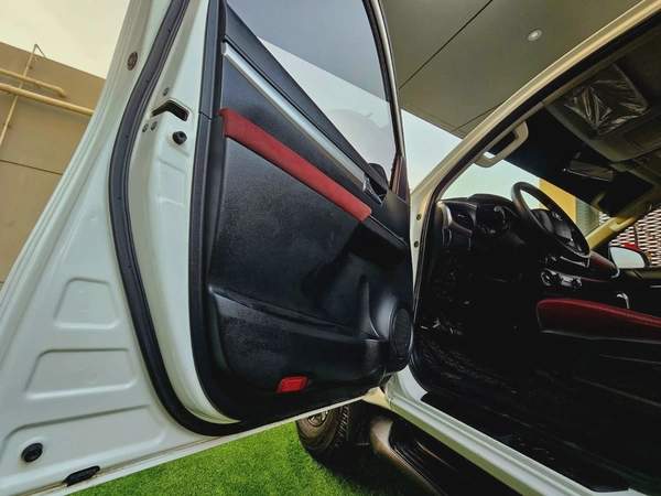 Toyota Hilux HILUX SR5/ AUTO GEAR/ AUTO WINDOW/ WIDE BODY/ CHROME BUMPER