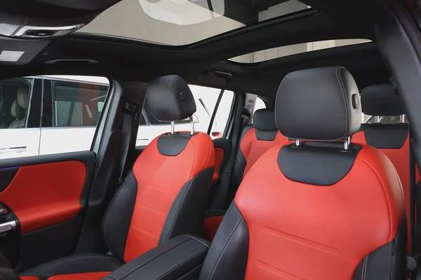 MERCEDES-BENZ GLB 250-2025-11000-GCC SPECS-UNDER WARRANTY SERVICE