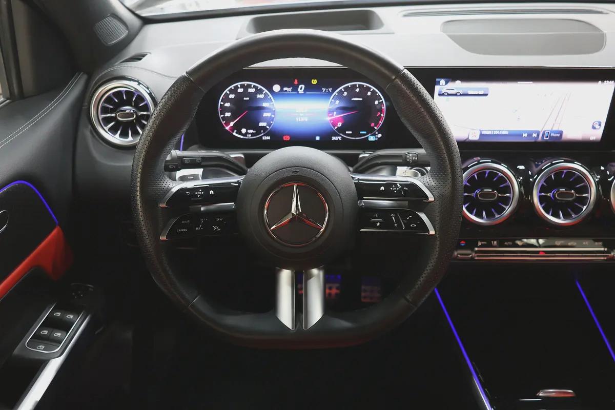 MERCEDES-BENZ GLB 250-2025-11000-GCC SPECS-UNDER WARRANTY SERVICE-11-11