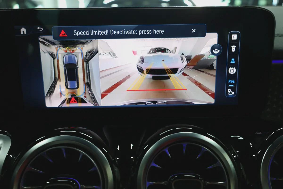 MERCEDES-BENZ GLB 250-2025-11000-GCC SPECS-UNDER WARRANTY SERVICE-12-12