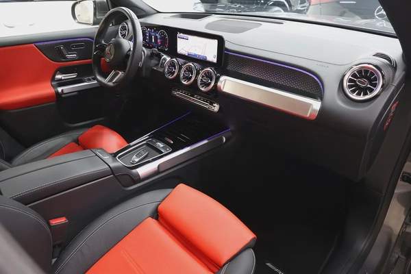 MERCEDES-BENZ GLB 250-2025-11000-GCC SPECS-UNDER WARRANTY SERVICE