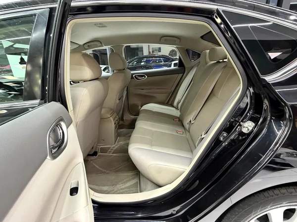 Nissan Sentra 1.8 SV GCC