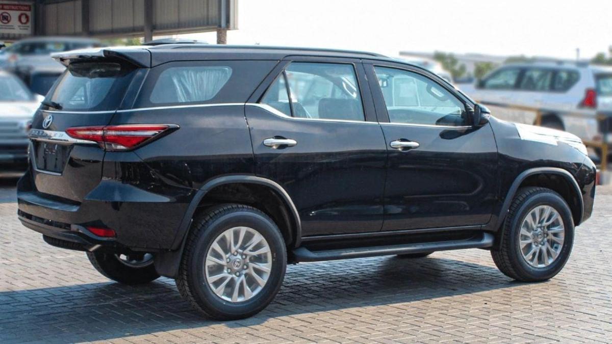 Toyota Fortuner FORTUNER 2.8L FOLL OIPTION-4-4