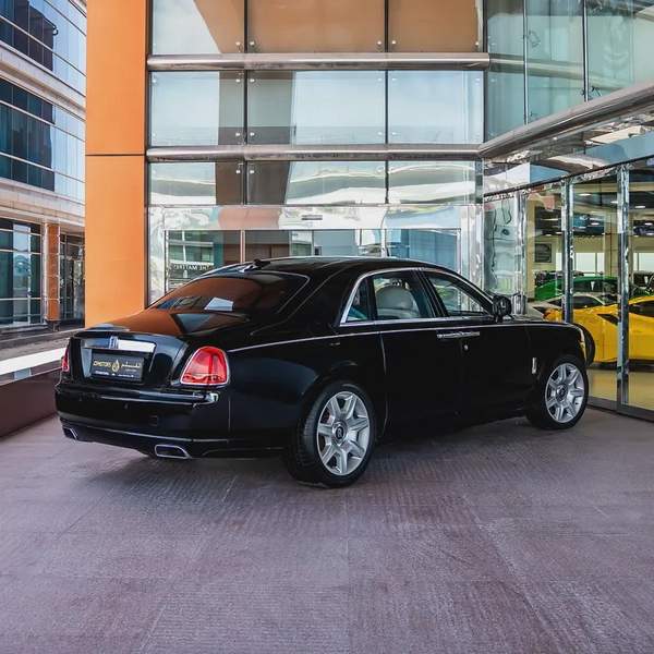 ROLLS ROYCE GHOST 2010 GCC DONE ONLY 30,000KM