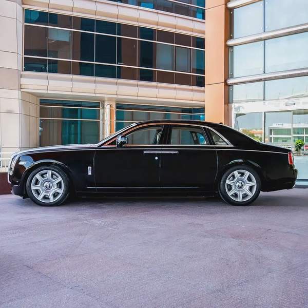 ROLLS ROYCE GHOST 2010 GCC DONE ONLY 30,000KM
