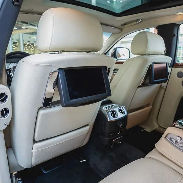 ROLLS ROYCE GHOST 2010 GCC DONE ONLY 30,000KM