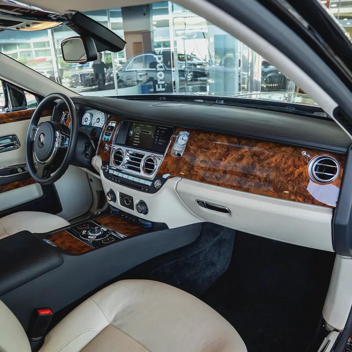 ROLLS ROYCE GHOST 2010 GCC DONE ONLY 30,000KM-9-9