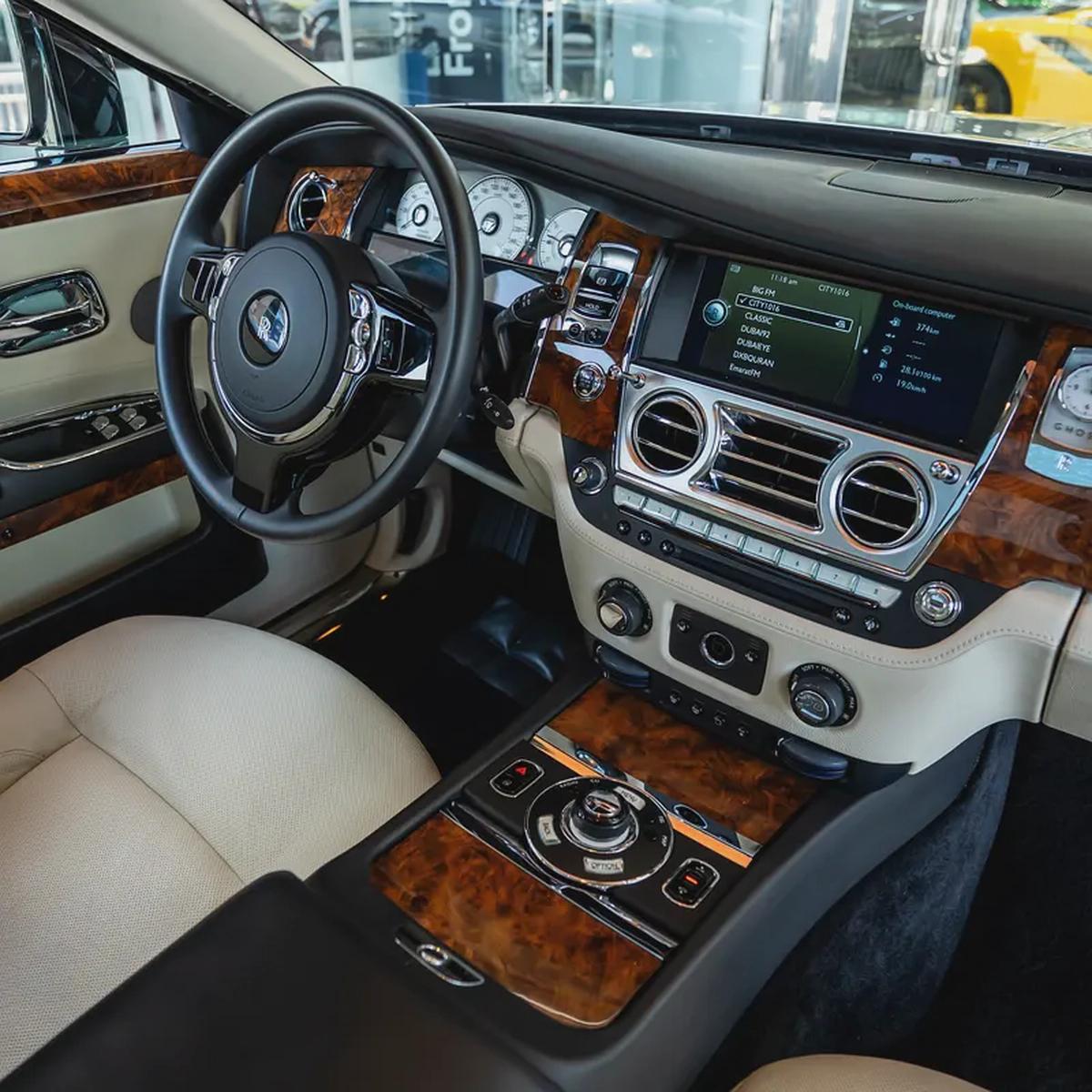 ROLLS ROYCE GHOST 2010 GCC DONE ONLY 30,000KM-10-10
