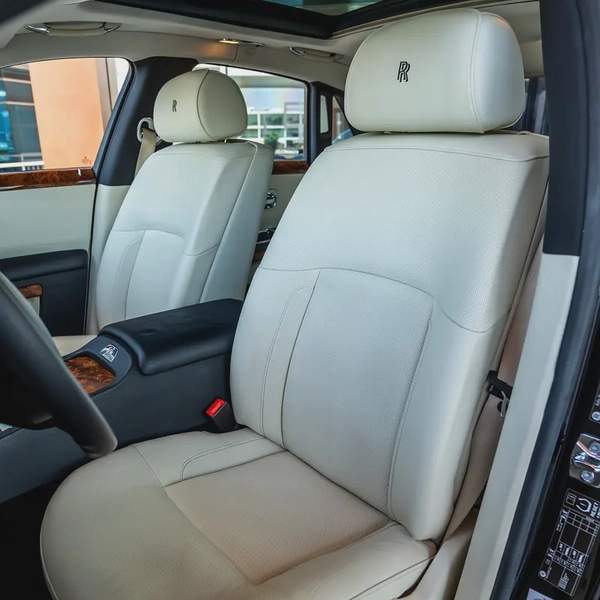 ROLLS ROYCE GHOST 2010 GCC DONE ONLY 30,000KM