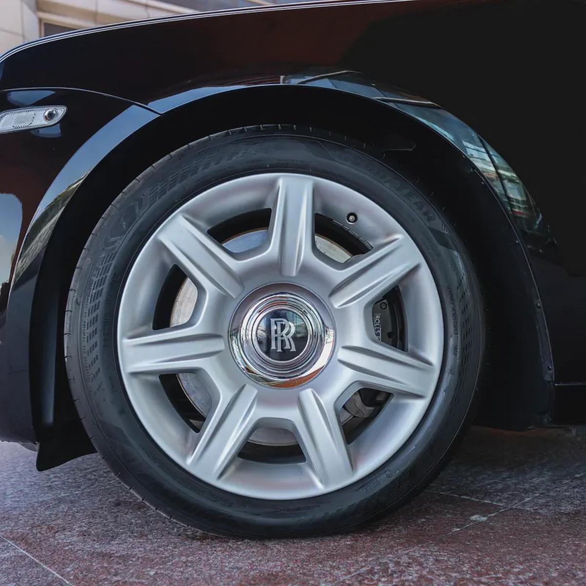 ROLLS ROYCE GHOST 2010 GCC DONE ONLY 30,000KM-19-19