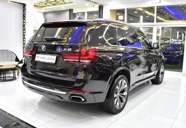BMW X5 xDrive50i ( 2014 Model ) in Brown Color GCC Specs