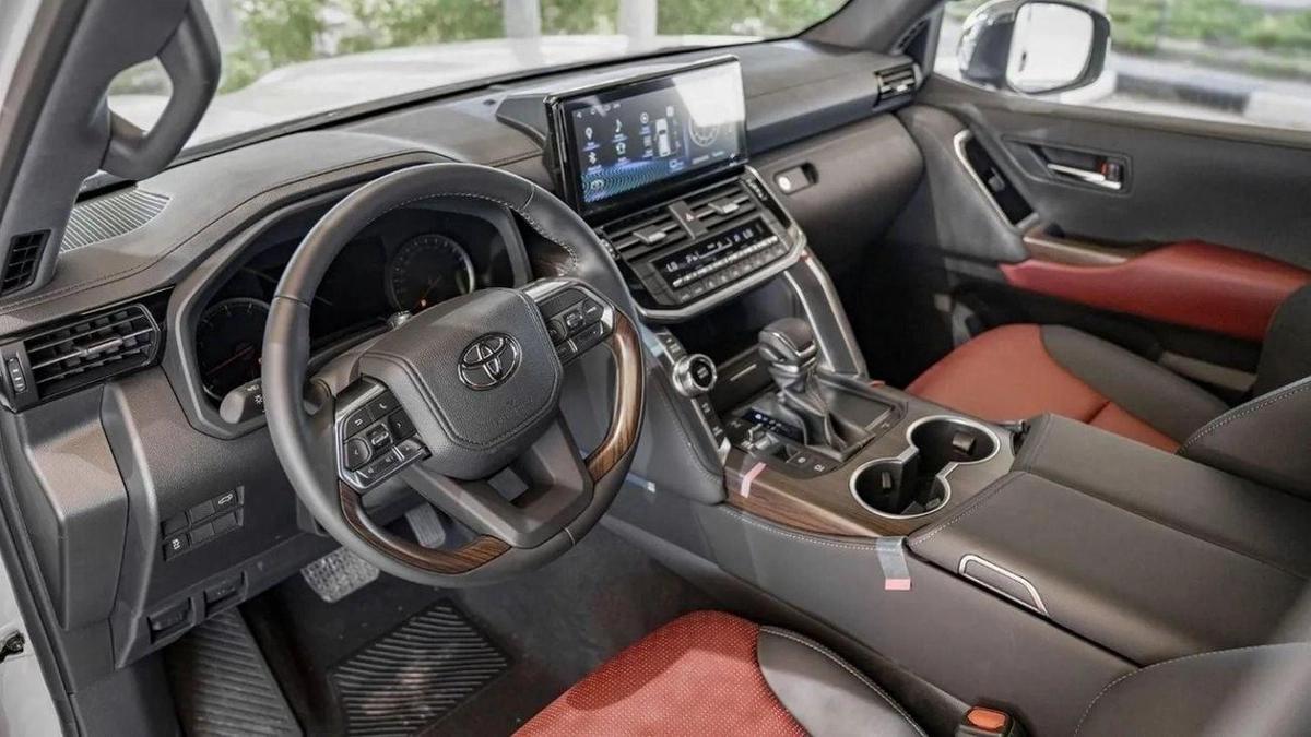 Toyota Land Cruiser TOYOTA LAND CRUISER LC300 VX 3.5L TWIN TURBO 2024-15-15