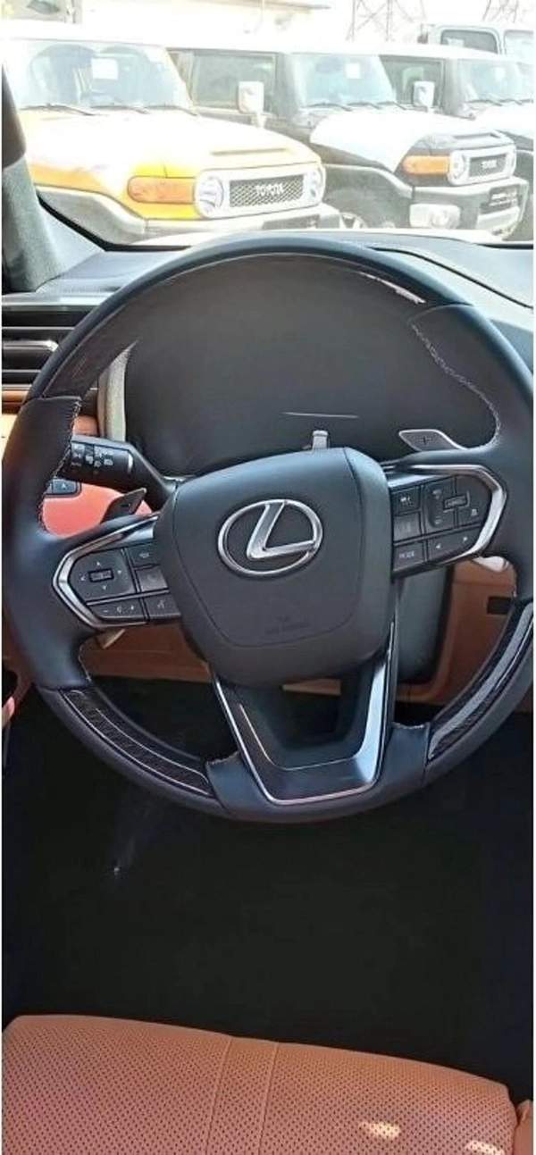 Lexus LX600 LEXUS LX 600 VIP LAUNCH EDITION